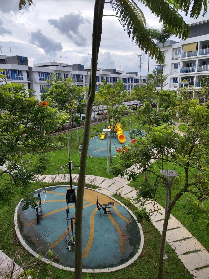 Putra 1 Pool Homestay Bandar Seri Putra Kampong Sungai Buah Luaran gambar
