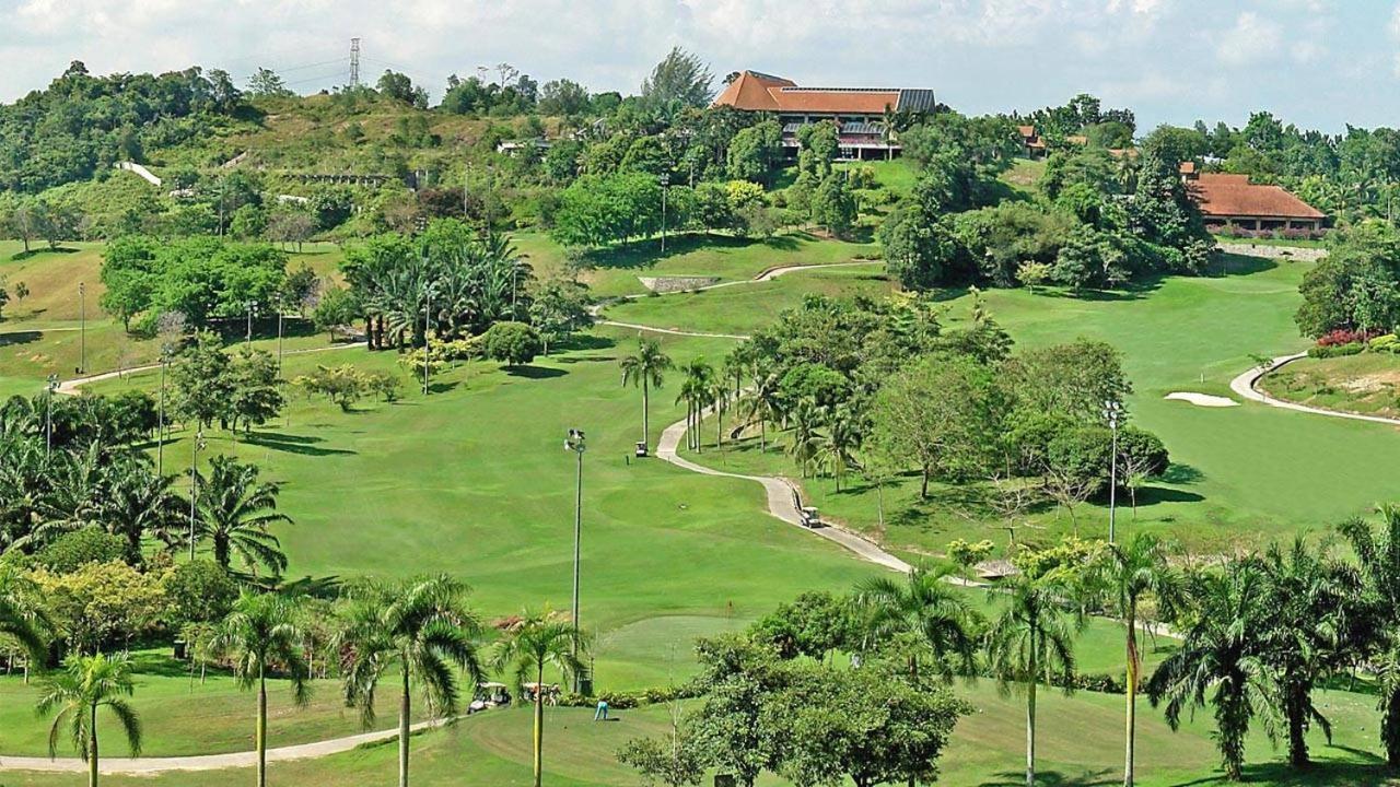 Putra 1 Pool Homestay Bandar Seri Putra Kampong Sungai Buah Luaran gambar